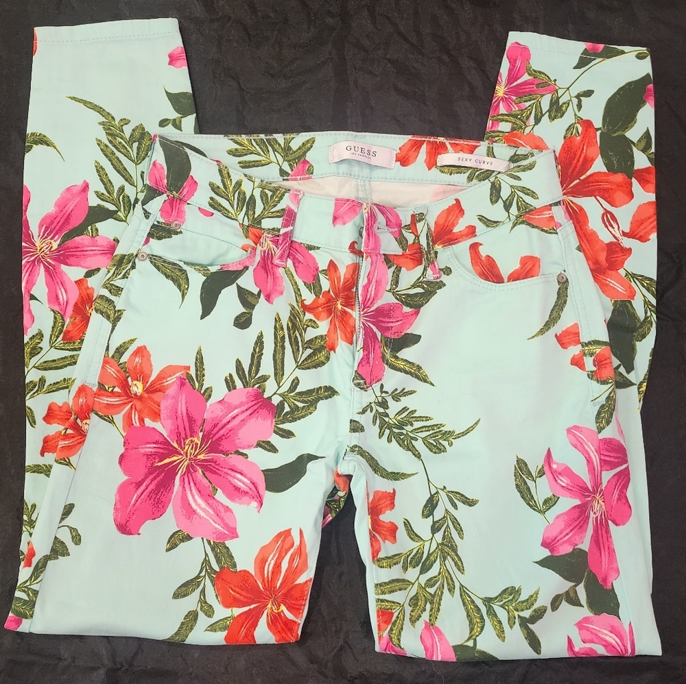 Sexy Curve Guess Jeans Size 26 NWOT